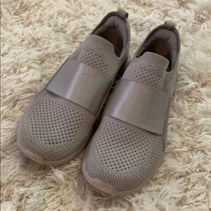 Lulu lemon APL shoes